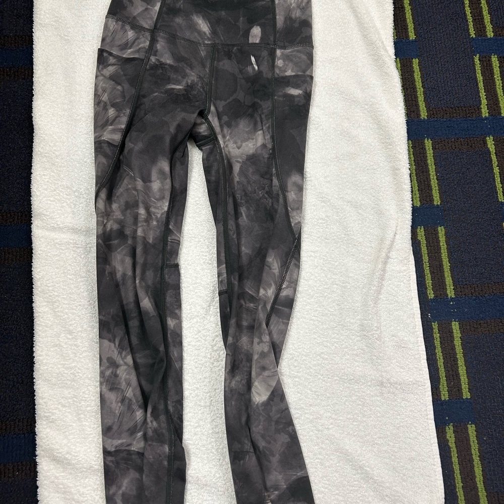 Awesome workout leggings - Picture 1 of 3